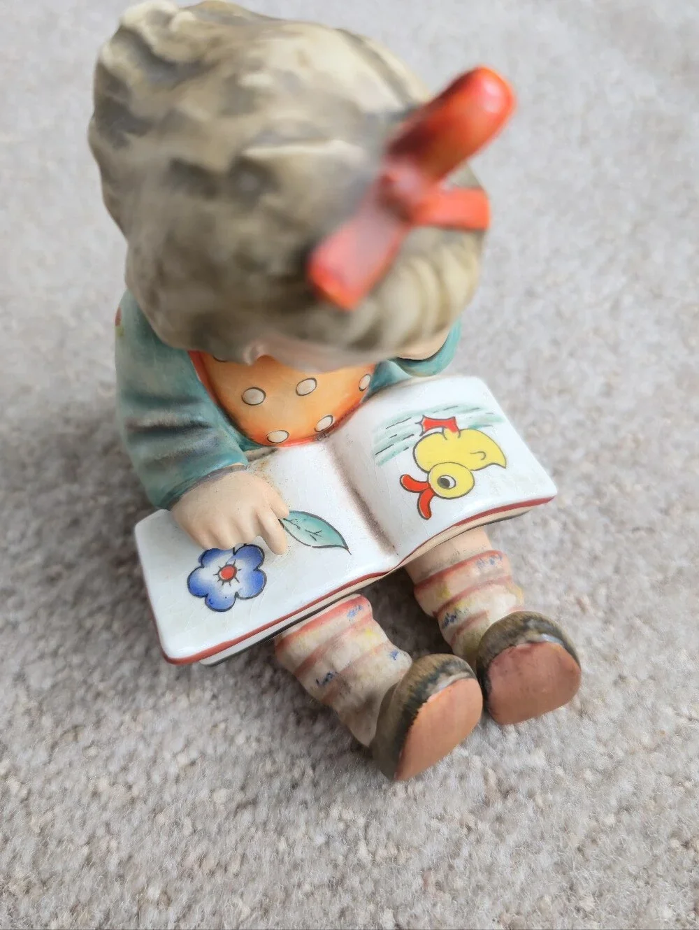 Hummel Bookworm Figurine 81 2/0 Goebel Germany Girl Reading Vintage TMK 5